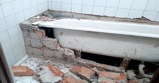 Демонтаж ванны в Гае от Мастер24 — быстро, недорого, вывоз старой ванны от 1017 руб.